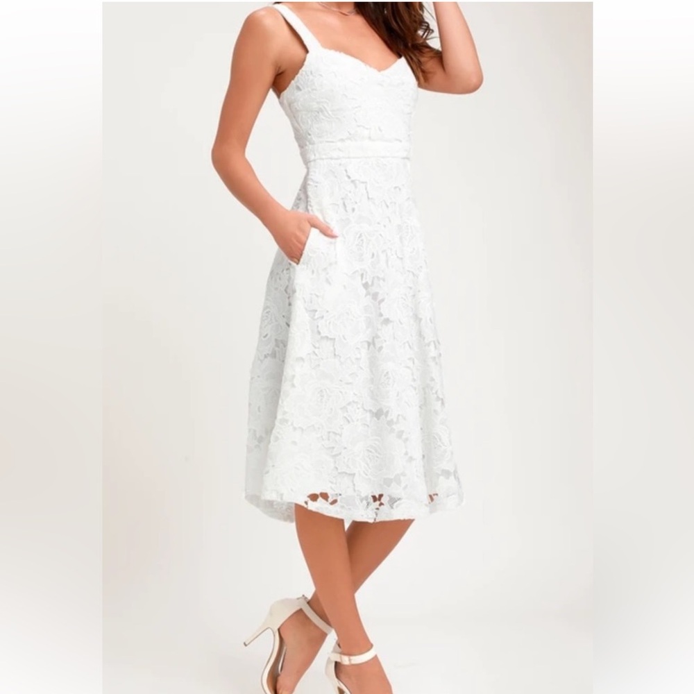 Lulu’s white lace midi dress size large